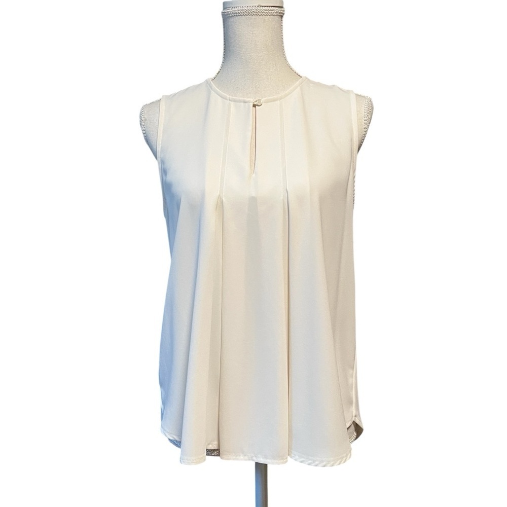Ann Taylor Ivory Sleeveless Pleated Front Top Size Small
